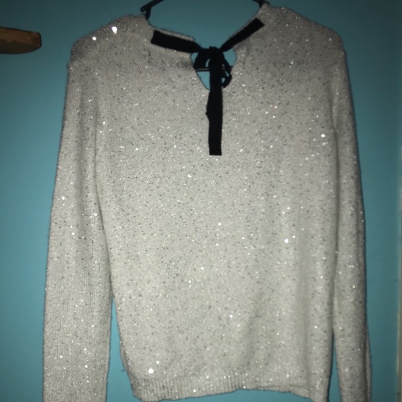 ⭐️NWT! Sparkle sweater with tie at the back! - Picture 3 of 4